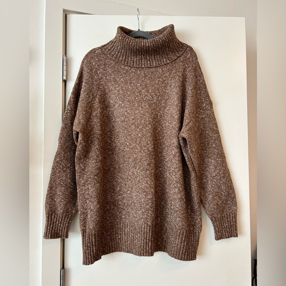 NWOT Dip turtleneck